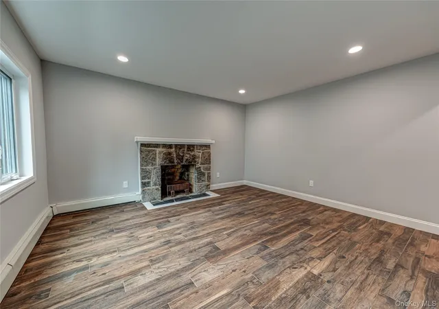 Photo 4 of Sale Pending at 11 Redwood Rd, North Hempstead, NY 11040 | MLS# 1029001 | Listing updated on 2026-08-28