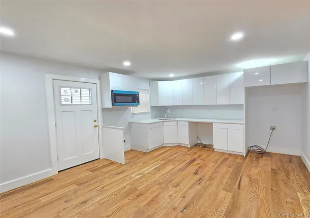 Photo 3 of Single family home for sale at 21624 132nd Avenue, New York, NY 11413 | MLS# 1029038 | Listing updated on 2026-09-06