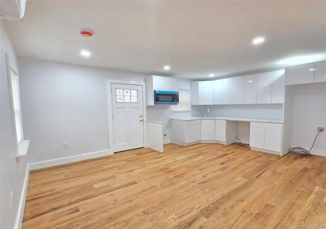 Photo 4 of Single family home for sale at 21624 132nd Avenue, New York, NY 11413 | MLS# 1029038 | Listing updated on 2026-09-06