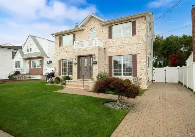 Photo 3 of Sale Pending at 948 Cathedral Ave, Hempstead, NY 11010 | MLS# 1029039 | Listing updated on 2026-08-11