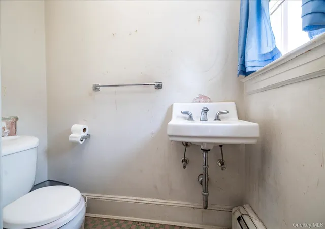 Photo 4 of Sale Pending at 1563 Kenneth Ave, Hempstead, NY 11510 | MLS# 1029044 | Listing updated on 2026-08-19