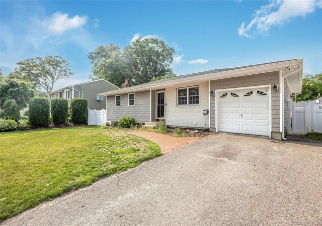 Photo 2 of Sale Pending at 183 Cherokee St, Ronkonkoma, NY 11779 | MLS# 1029047 | Listing updated on 2026-08-08