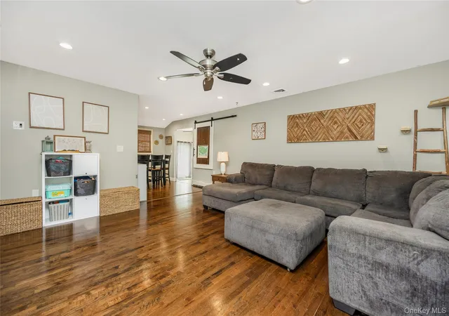 Photo 4 of Sale Pending at 183 Cherokee St, Ronkonkoma, NY 11779 | MLS# 1029047 | Listing updated on 2026-08-08