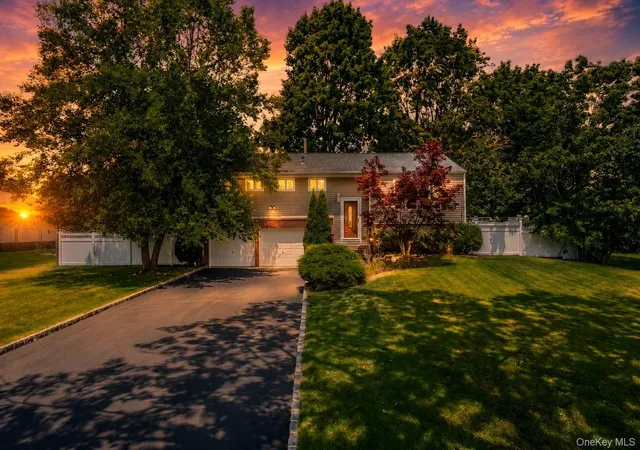 Photo 1 of Single family home for sale at 337 Burr Rd, Huntington, NY 11731 | MLS# 1029083 | Listing updated on 2026-09-19