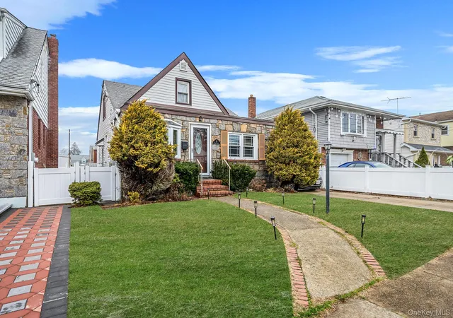 Photo 3 of Single family home for sale at 12 Edna Ct, Hempstead, NY 11580 | MLS# 1029086 | Listing updated on 2026-08-06