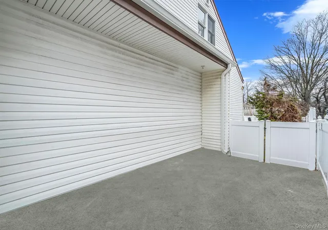 Photo 4 of Single family home for sale at 12 Edna Ct, Hempstead, NY 11580 | MLS# 1029086 | Listing updated on 2026-10-23