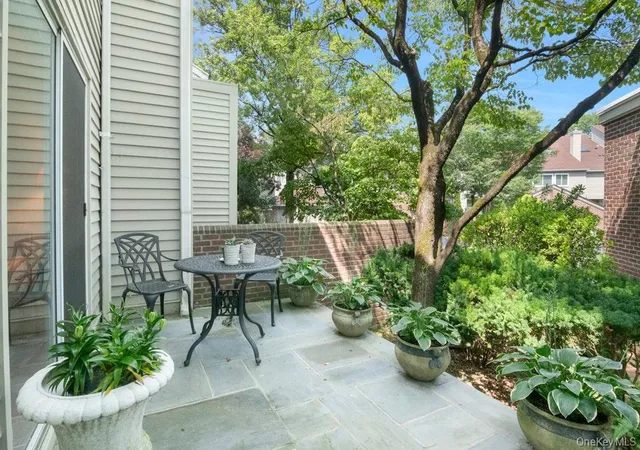 Photo 2 of Single family home for sale at 8 Waterside Close, Eastchester, NY 10709 | MLS# 1029098 | Listing updated on 2026-08-13