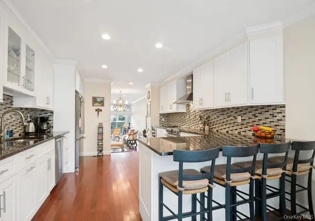 Photo 3 of Single family home for sale at 8 Waterside Close, Eastchester, NY 10709 | MLS# 1029098 | Listing updated on 2026-08-13
