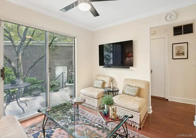Photo 4 of Single family home for sale at 8 Waterside Close, Eastchester, NY 10709 | MLS# 1029098 | Listing updated on 2026-08-13