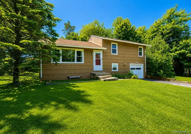 Photo 2 of Sale Pending at 26 Willow Pl, Middletown, NY 10940 | MLS# 1029110 | Listing updated on 2026-08-31