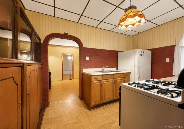 Listing Photo 4 - Condo for sale in building located at 1841 124th St, New York, NY 11356