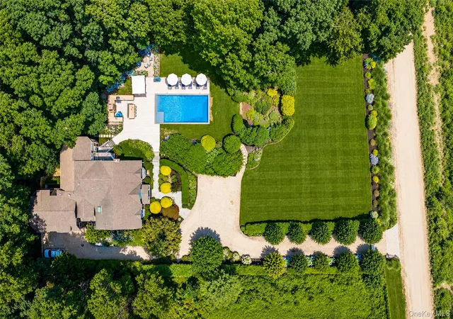 Single family home for sale at 652 Noyack Path, Southampton, NY 11976 | MLS# 1029122