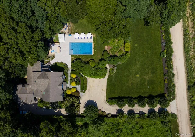 Photo 1 of Mansion for sale at 652 Noyack Path, Southampton, NY 11976 | MLS# 1029122 | Listing updated on 2026-09-26