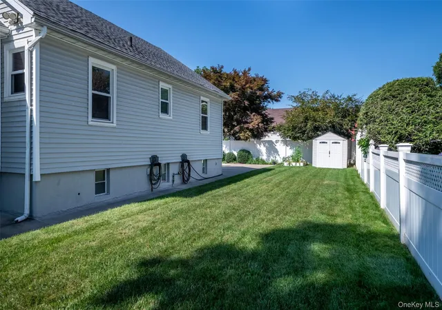 Photo 2 of Sale Pending at 3450 Mc Owen Ave, Bronx, NY 10475 | MLS# 1029132 | Listing updated on 2026-08-25