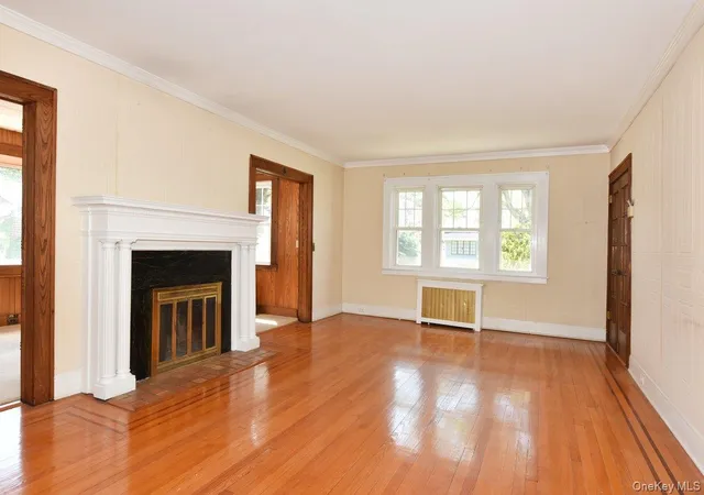 Photo 4 of Sale Pending at 182 Ferncroft Rd, Hempstead, NY 11501 | MLS# 1029143 | Listing updated on 2026-08-05