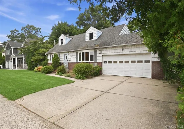 Photo 3 of Sale Pending at 1935 Lenox Ave, Hempstead, NY 11554 | MLS# 1029148 | Listing updated on 2026-08-06