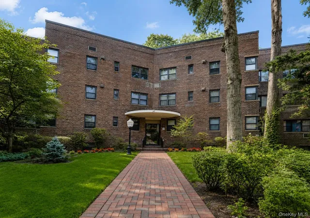 2nd image of 50 Brompton #2N, North Hempstead, NY 11021 | MLS# 1029165