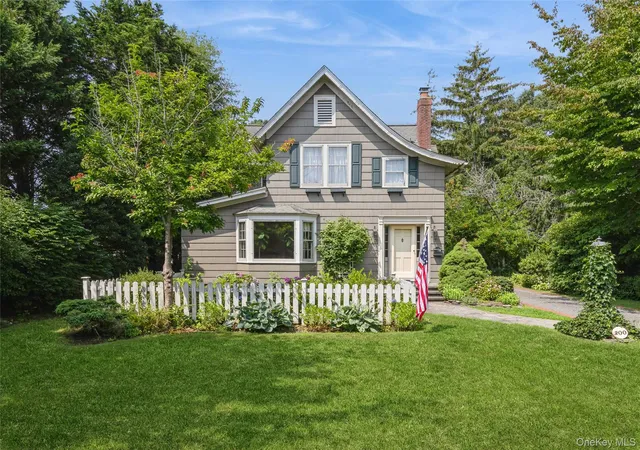 Photo 2 of Single family home for sale at 200 Greene Ave, Islip, NY 11782 | MLS# 1029167 | Listing updated on 2026-08-09