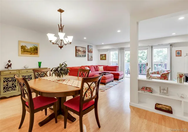 Photo 4 of Sale Pending at 208 Palo Alto Dr, Plainview, NY 11803 | MLS# 1029170 | Listing updated on 2026-08-27