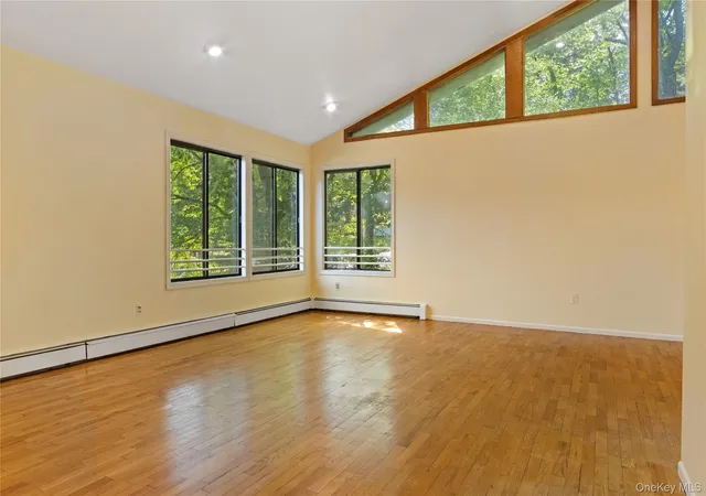 Photo 4 of Sale Pending at 2 Mountain View Ct, Haverstraw, NY 10970 | MLS# 1029176 | Listing updated on 2026-08-27