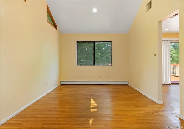Photo 5 of Sale Pending at 2 Mountain View Ct, Haverstraw, NY 10970 | MLS# 1029176 | Listing updated on 2026-08-27