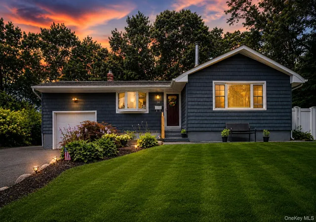 Photo 3 of Sale Pending at 14 Antler Ln, South Setauket, NY 11720 | MLS# 1029179 | Listing updated on 2026-09-17