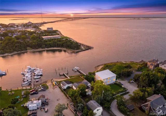 Photo 1 of Single family home for sale at 35 Gardners Ln, Southampton, NY 11946 | MLS# 1029188 | Listing updated on 2026-09-16