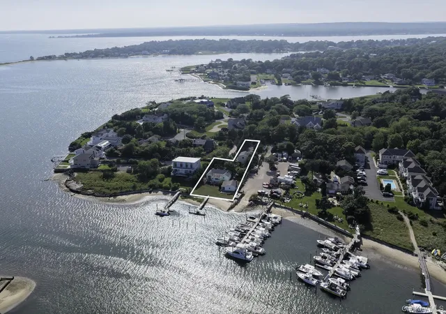 Photo 2 of Single family home for sale at 35 Gardners Ln, Southampton, NY 11946 | MLS# 1029188 | Listing updated on 2026-09-16