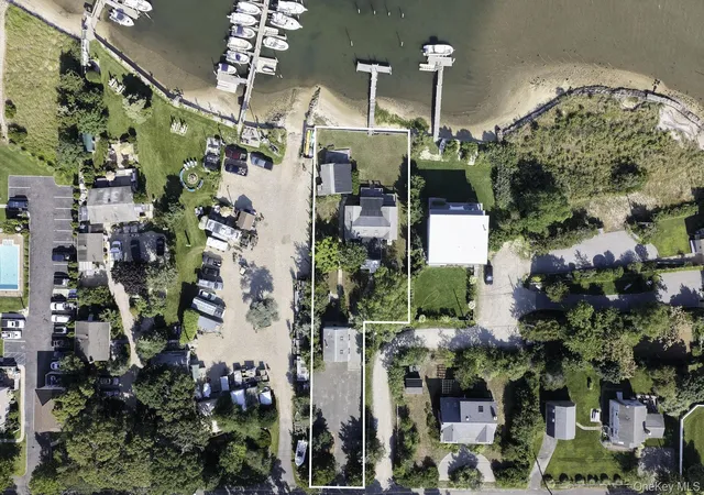 Photo 3 of Single family home for sale at 35 Gardners Ln, Southampton, NY 11946 | MLS# 1029188 | Listing updated on 2026-09-16