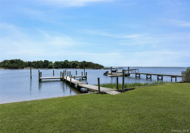 Photo 4 of Single family home for sale at 35 Gardners Ln, Southampton, NY 11946 | MLS# 1029188 | Listing updated on 2026-10-03