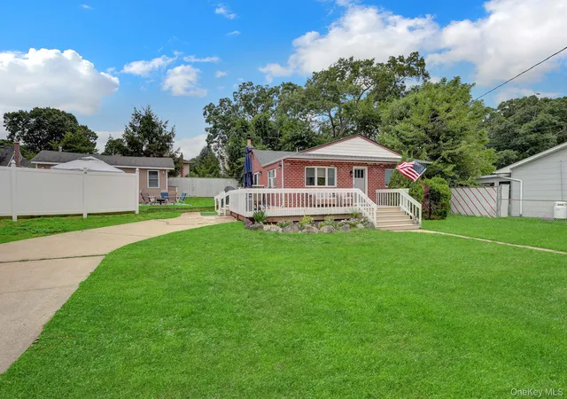 Photo 2 of Sale Pending at 629 East Dr, Babylon, NY 11757 | MLS# 1029193 | Listing updated on 2026-09-15