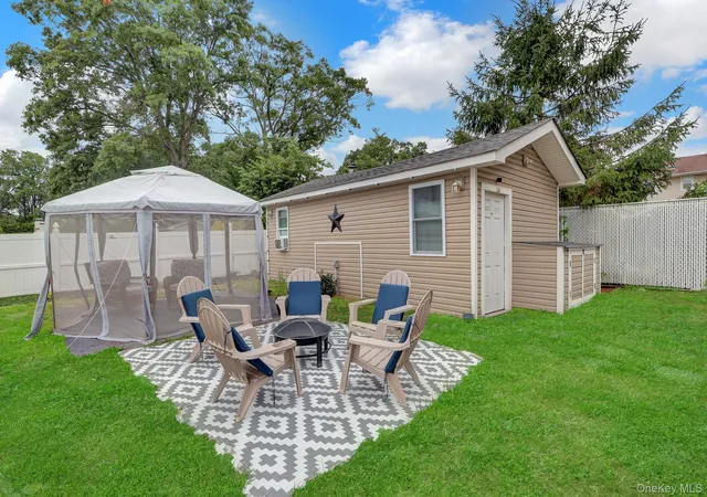 Photo 3 of Sale Pending at 629 East Dr, Babylon, NY 11757 | MLS# 1029193 | Listing updated on 2026-09-15