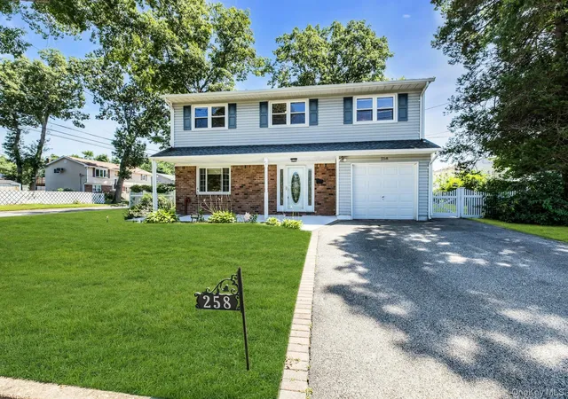 2nd image of 258 Lafayette Rd, West Babylon, NY 11704 | MLS# 1029206