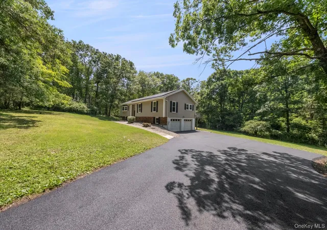 Photo 3 of Sale Pending at 35 Penaluna Rd, Monroe, NY 10950 | MLS# 1029220 | Listing updated on 2026-09-30