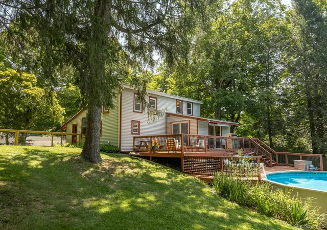 Photo 3 of Sale Pending at 26 Hunns Lake Pl, Stanford, NY 12581 | MLS# 1029261 | Listing updated on 2026-08-25