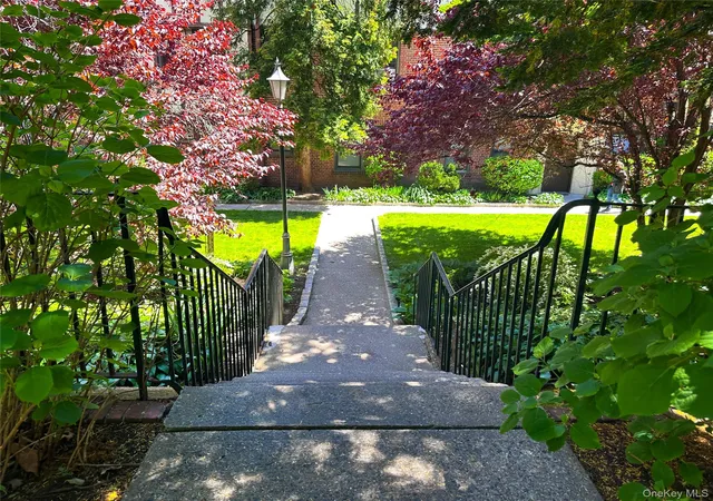 Photo 2 of Sale Pending at 5 Greenridge Ave #B4, White Plains, NY 10605 | MLS# 1029263 | Listing updated on 2026-09-01