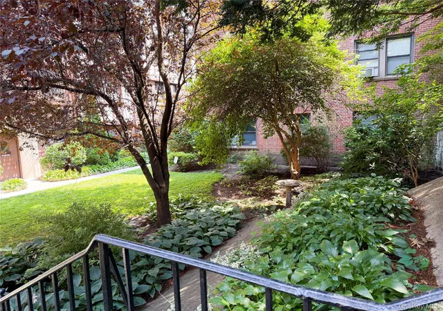 Photo 31 of Sale Pending at 5 Greenridge Ave #B4, White Plains, NY 10605 | MLS# 1029263 | Listing updated on 2026-09-01
