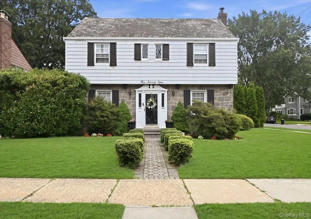 Photo 1 of Single family home for sale at 179 Locust St, Hempstead, NY 11001 | MLS# 1029276 | Listing updated on 2026-10-04