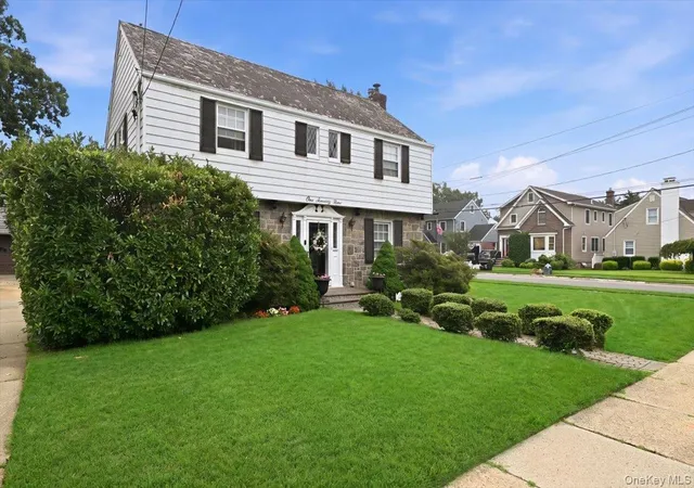 Photo 2 of Single family home for sale at 179 Locust St, Hempstead, NY 11001 | MLS# 1029276 | Listing updated on 2026-10-04