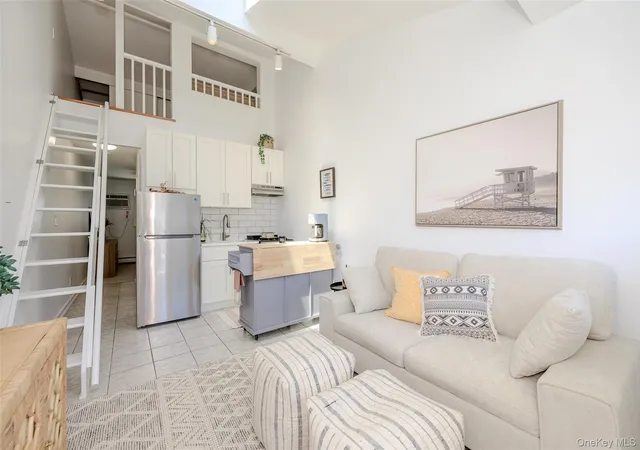 Listing Photo 4 - Condo for sale in building located at 979 Oceanfront, Hempstead, NY 11561 - Unit #11
