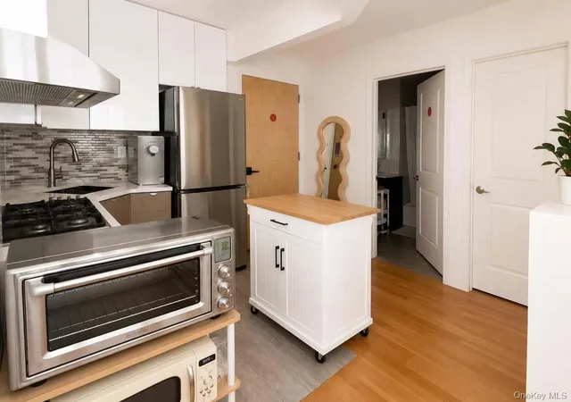 Photo 3 of Condo for sale at 4223 Parsons Blvd #5C, Flushing, NY 11355 | MLS# 1029324 | Listing updated on 2026-07-23