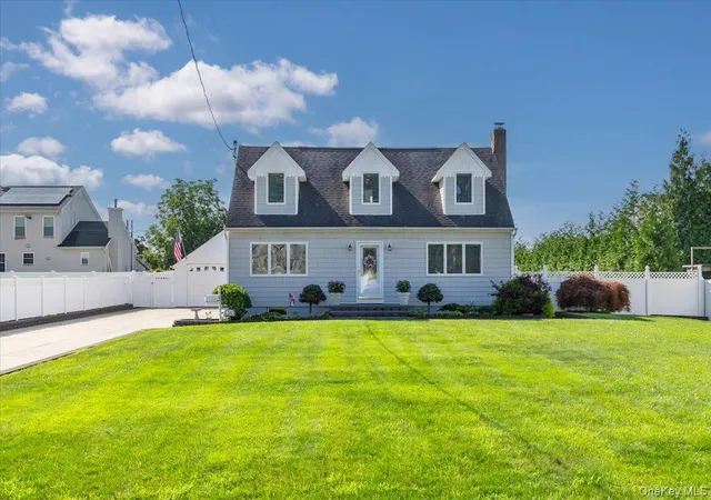 Photo 2 of Sale Pending at 34 Farmers Ave, Babylon, NY 11757 | MLS# 1029325 | Listing updated on 2026-08-13