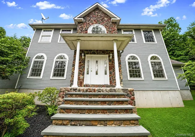 Photo 4 of Single family home for sale at 642 County Route 12, New Hampton, NY 10958 | MLS# 1029345 | Listing updated on 2026-07-26