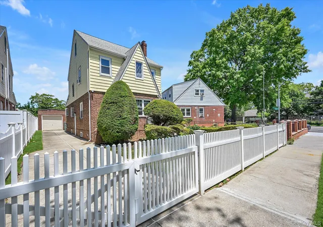 22nd image of 236 11 Seward Ave, New York, NY 11427 | MLS# 1029348