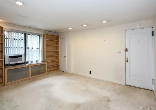Listing Photo 4 - Condo for sale in building located at 189-19 39Th Ave, New York, NY 11358 - Unit #118