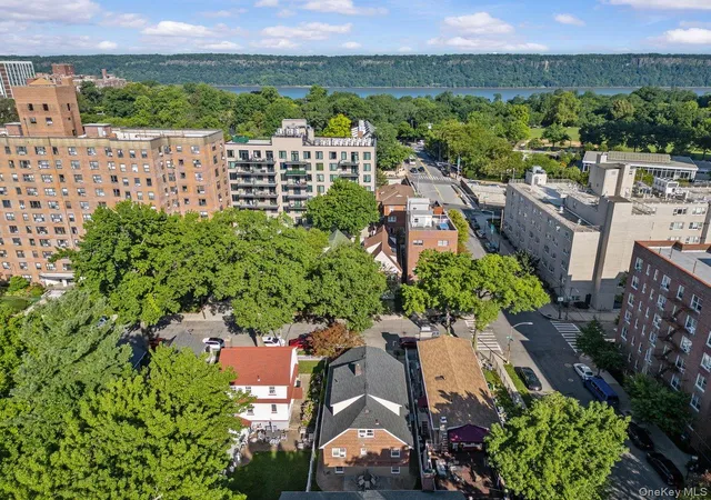 Photo 3 of Sale Pending at 3132 Fairfield Ave, New York, NY 10463 | MLS# 1029364 | Listing updated on 2026-08-25
