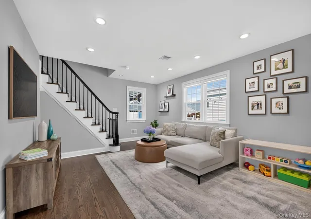 Photo 4 of Sale Pending at 136 Broad St, North Hempstead, NY 11596 | MLS# 1029367 | Listing updated on 2026-08-17