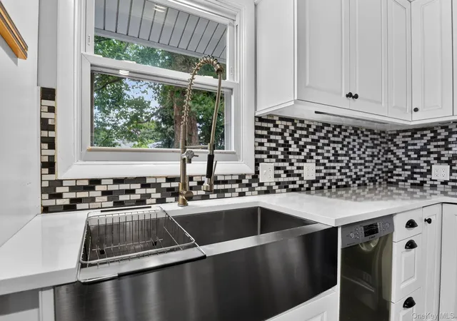 Photo 4 of Single family home for sale at 30 Chestnut Ave, Middletown, NY 10940 | MLS# 1029395 | Listing updated on 2026-08-07
