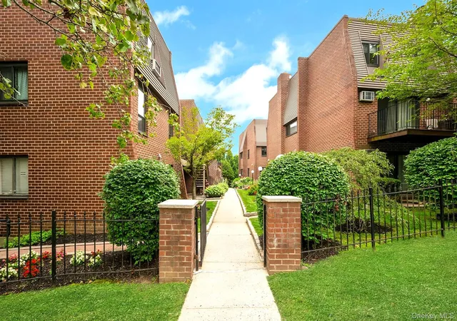 Photo 2 of Sale Pending at 492 N Broadway #10, White Plains, NY 10603 | MLS# 1029400 | Listing updated on 2026-08-22