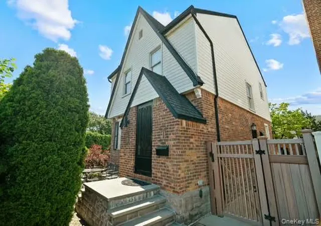 Photo 2 of Single family home for sale at 169 56 24 Avenue, Whitestone, NY 11357 | MLS# 1029407 | Listing updated on 2026-08-23